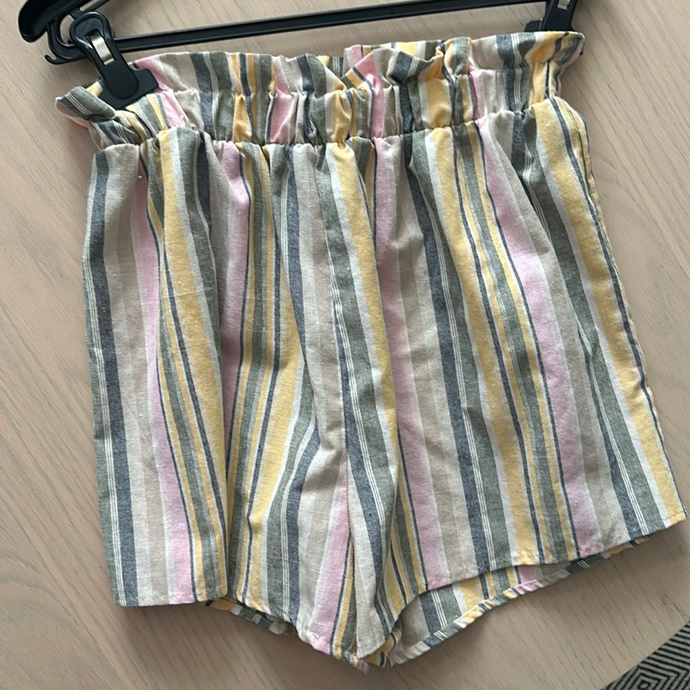 SUMMERY HIGH WAIST LINEN SHORTS
